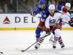 Video: Daňo strelil v NHL gól, Halák schytal nakladačku