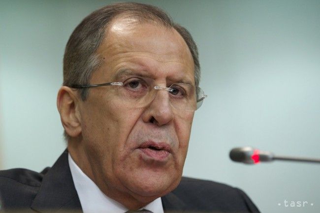 Lavrov: Ľudia v Kyjeve i v zahraniční si želajú zmarenie minskej dohody