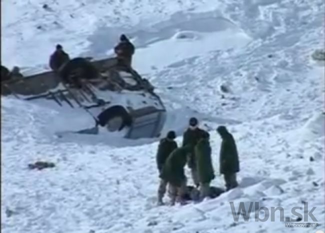 Video: V Afganistane spadla lavína, usmrtila desiatky ľudí