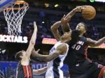 Video: Washington utŕžil debakel, Miami vyhralo po predĺžení