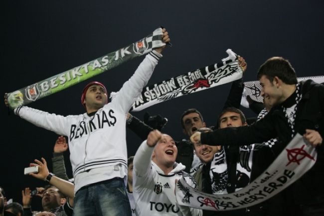 Zápas medzi Besiktas a 'The Reds' trhol divácky rekord