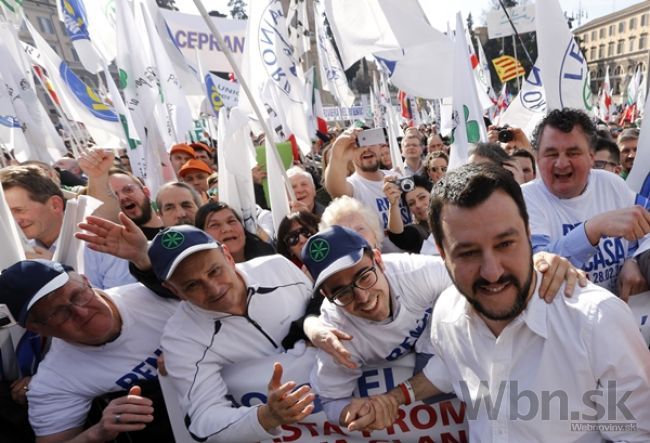 Video: Tisíce ľudí protestovali v Ríme proti vláde a EÚ