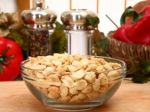 Vedci kŕmili bábätká arašidmi, odhalili ich vplyv na alergiu