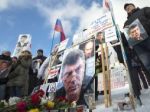 Moskvou pochodujú tisíce Rusov, smútia za Nemcovom