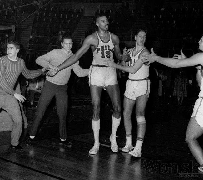 Rekord NBA oslavoval, Chamberlainova stovka drží už 53 rokov