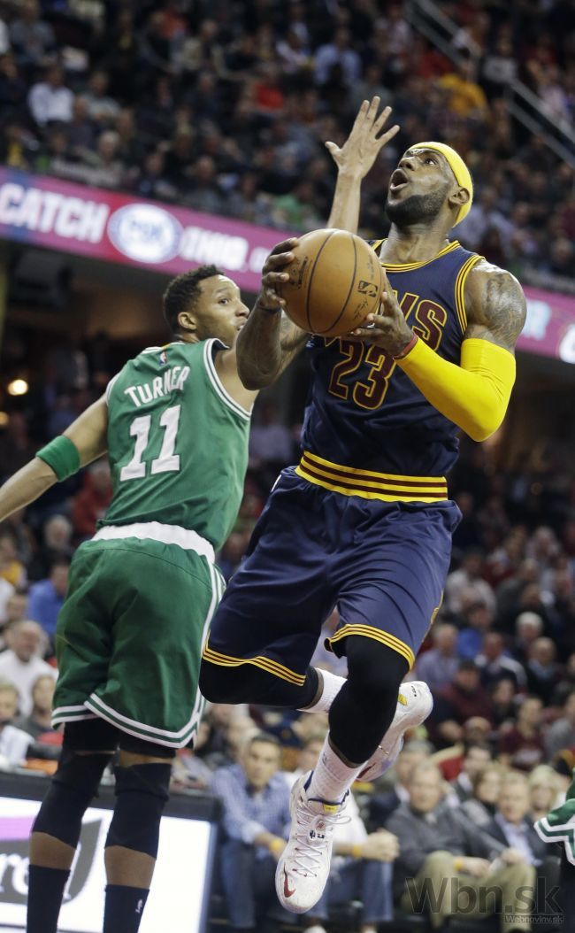 Video: LeBron prepisoval v NBA historické poradie strelcov