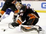 Gólman Andersen vyrovnal rekord v NHL, nesiahli naň 70 rokov