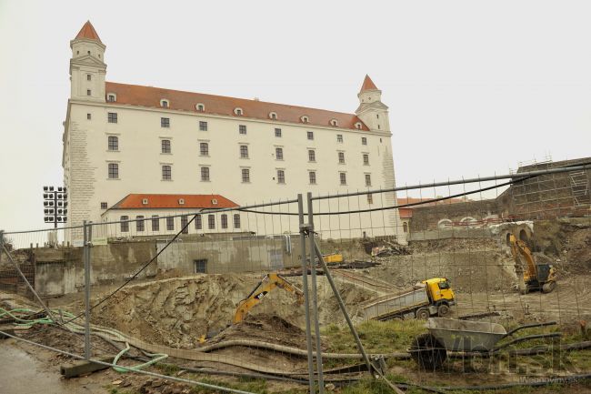 Pellegrini dal pokyn na vznik komisie k Bratislavskému hradu