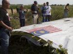 Rodinám obetí zostreleného Boeingu 777 ukázali trosky stroja