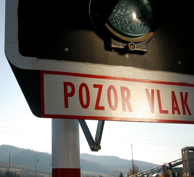 Na priecestí pri Kežmarku sa zrazilo auto s vlakom