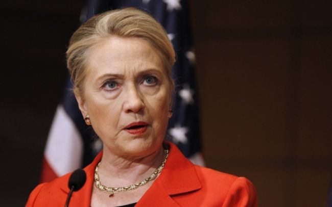 Clintonová chce zverejniť svoje emaily z doby ministrovania