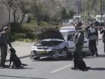 Palestínčan vrazil autom do chodcov, následne ľudí bodal