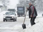 Balkán zmietajú snehové búrky, zomrel jeden človek