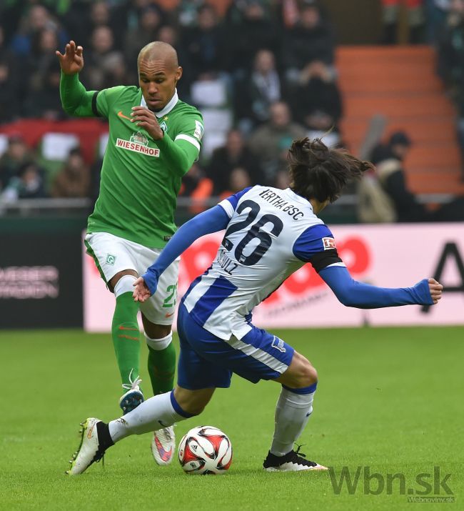 Video: Hertha remizovala v Stuttgarte, Pekarík hral s maskou