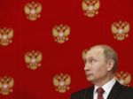 Putin bude mať na výplatnej páske menej, znížil si plat