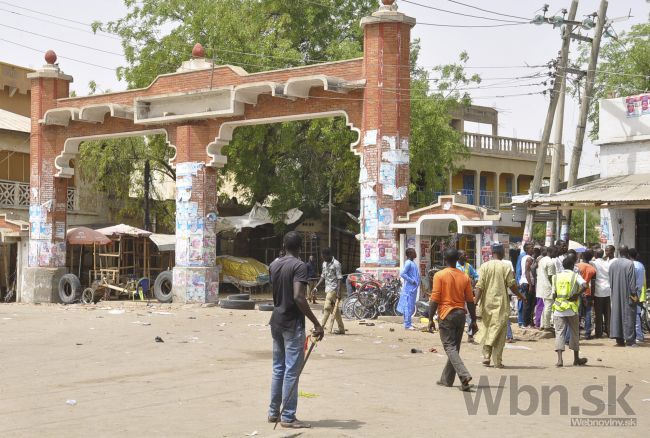 Nigériou otriasol bombový útok, zahynuli desiatky ľudí