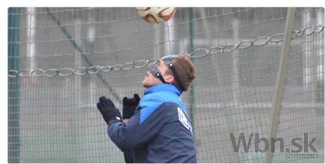 Pekarík nastúpil na zápas s maskou, ale dal si ju dole