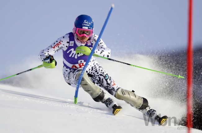 Velez-Zuzulová vyhrala s veľkým náskokom slalom v Chamonix