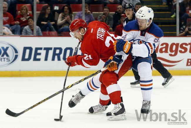 Video: Pánik v NHL nabíjal, v Detroite stret troch Slovákov