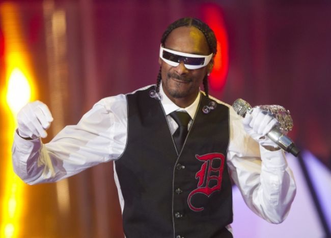 Snoop Dogg predstavil prvý singel z albumu Bush