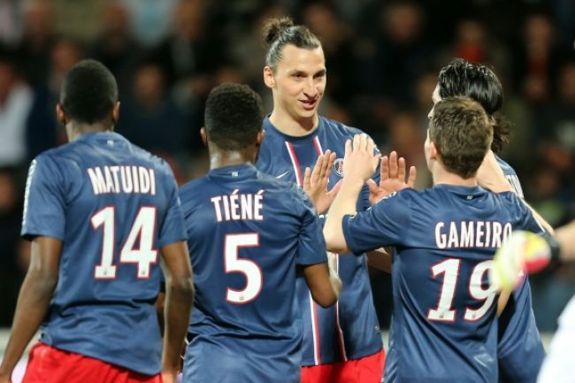 Hráči PSG nastúpia v Lige majstrov s čiernymi páskami