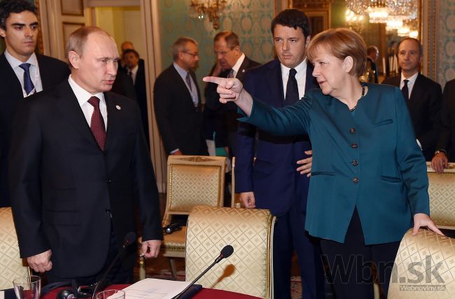 Merkelová dala Putinovi košom, ale pôjdu spolu klásť vence