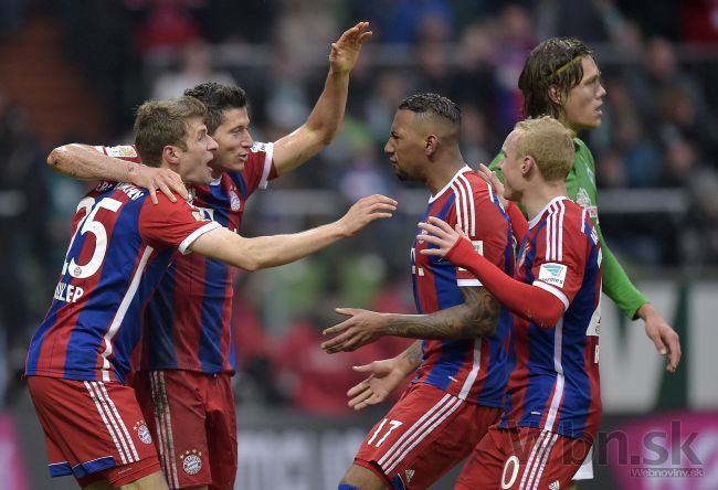 Video: Bayern suverénne vyhral v Brémach, Hertha remizovala
