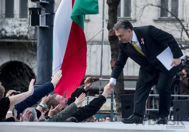 Maďari oslavujú výročie revolúcie, zasahovala polícia