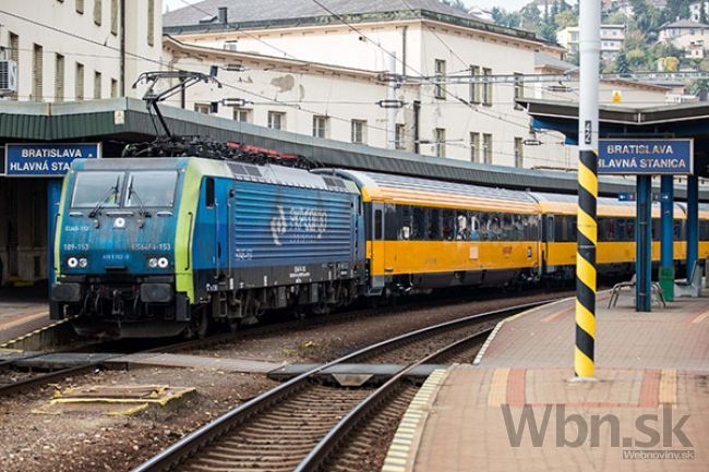 RegioJet odriekol IC vlak do Košíc, vykoľajili sa mu vozne
