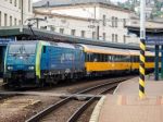 RegioJet odriekol IC vlak do Košíc, vykoľajili sa mu vozne