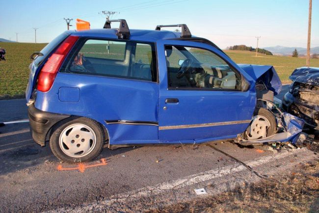 Čelná zrážka v okrese Turčianske Teplice si vyžiadala obeť