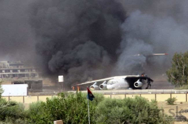 Líbyjská armáda zaútočila na letisko v Tripolise