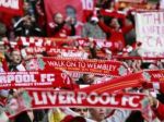 Anglické derby Liverpoolu s Manchestrom privíta Pelého