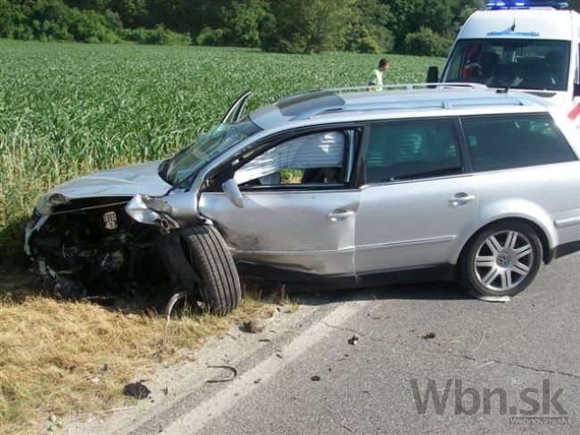 Po zrážke áut pri Krupine zomrel vodič i spolujazdkyňa