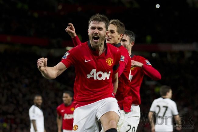 Stredopoliar Michael Carrick predĺžil zmluvu s ManUnited