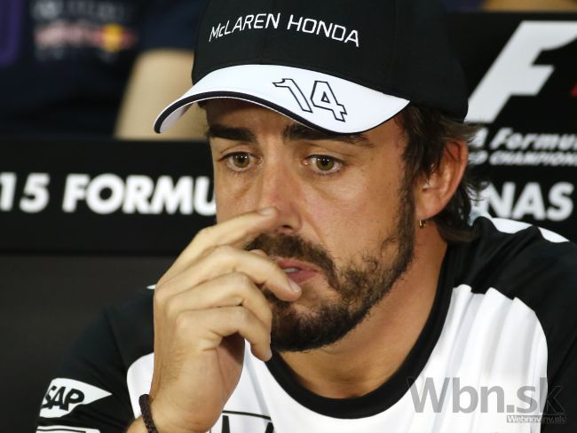 Alonso prehovoril o nehode. Myslel si, že je v roku 1995?