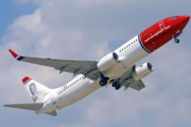 Norwegian Air vyžaduje, aby boli v kokpite aspoň dvaja ľudia