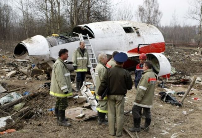 Ruských dispečerov obvinili z nehody Kaczynského lietadla
