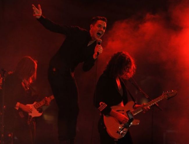 Flowers zverejnil videoklip k piesni Can't Deny My Love