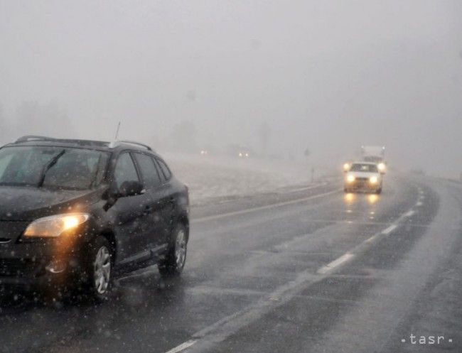Počasie sa zbláznilo: Slovensko prekvapil dážď so snehom