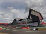 Extrémne počasie poškodilo strechu na okruhu Silverstone