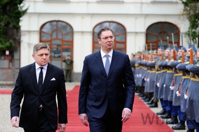 Fico hovoril s Vučičom, podporuje Srbsko vo vstupe do Únie