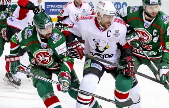 Video: Kazaň uspela na Sibíri, stojí pred bránami finále KHL