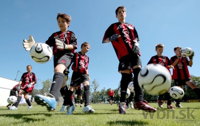 Prípravkárov AC Miláno mali rasisticky urážať, oznámil klub
