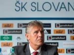 Futbalový Slovan odvolal trénera Chovanca, skončil aj Siegl