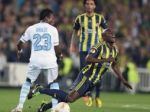 Fenerbahce nechce hrať, kým nechytia strelca na autobus