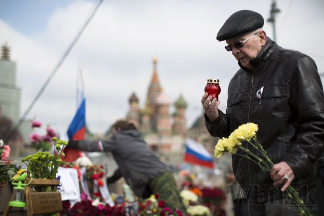 V Moskve si stovky ľudí pripomenuli vraždu Nemcova