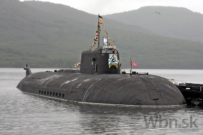 Ruskú jadrovú ponorku zachvátil požiar, snažia sa ho uhasiť