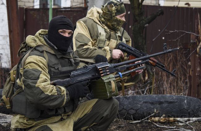Situácia v Donbase sa vyhrocuje, povstalci ostreľujú armádu