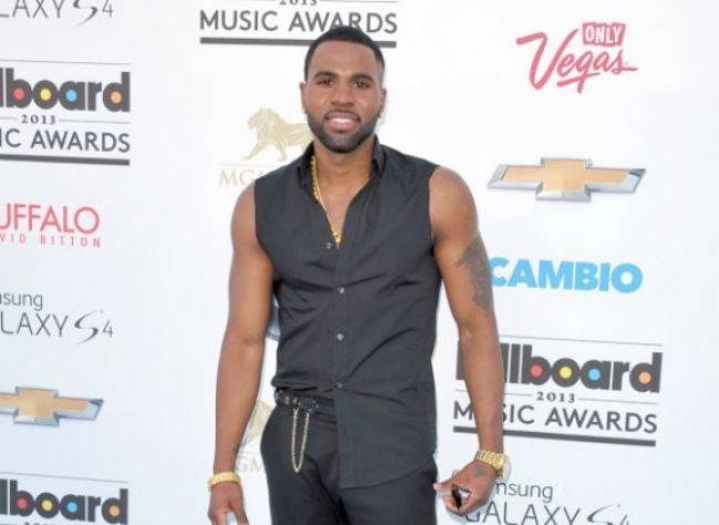 Jason Derulo zverejnil novú pieseň Get Ugly